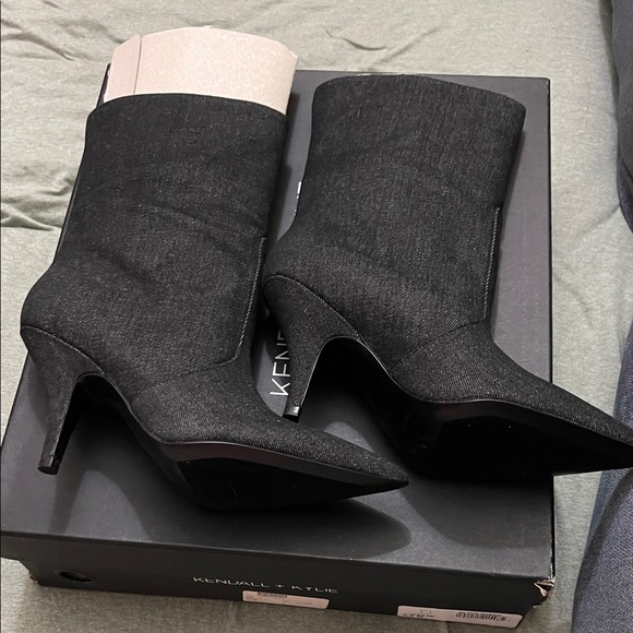 Kendall + Kylie Calie Black denim Fabric